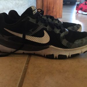 Dangeruss Wilson Nike Boys 6.5